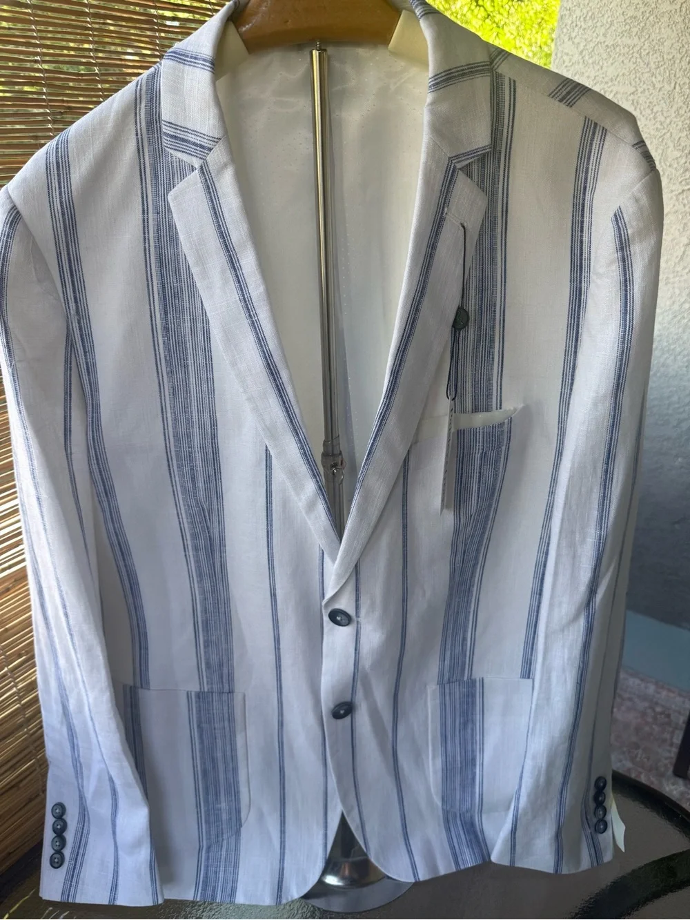 Paisley & Gray linen blend White Blazer with Blue Pinstripes - Picture 2 of 14